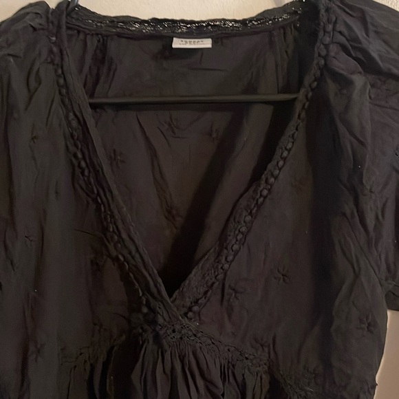 🌹SUNDAY BEST CROP EMBROIDERED TOP - Picture 5 of 9